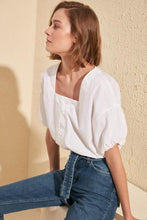 Load image into Gallery viewer, Trendyol Crop Top Blouse TWOSS20BZ0076
